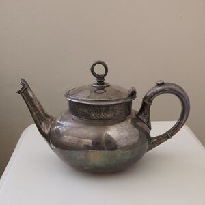 Vintage Meriden B. Company Silver Plate Teapot w/Ornate Bird and Flowers, EUC